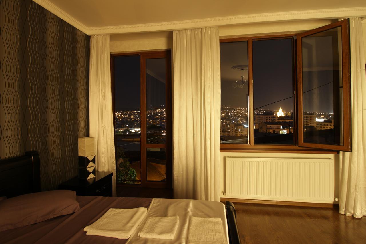 Family Hotel Parajanov Tbilisi ภายนอก รูปภาพ