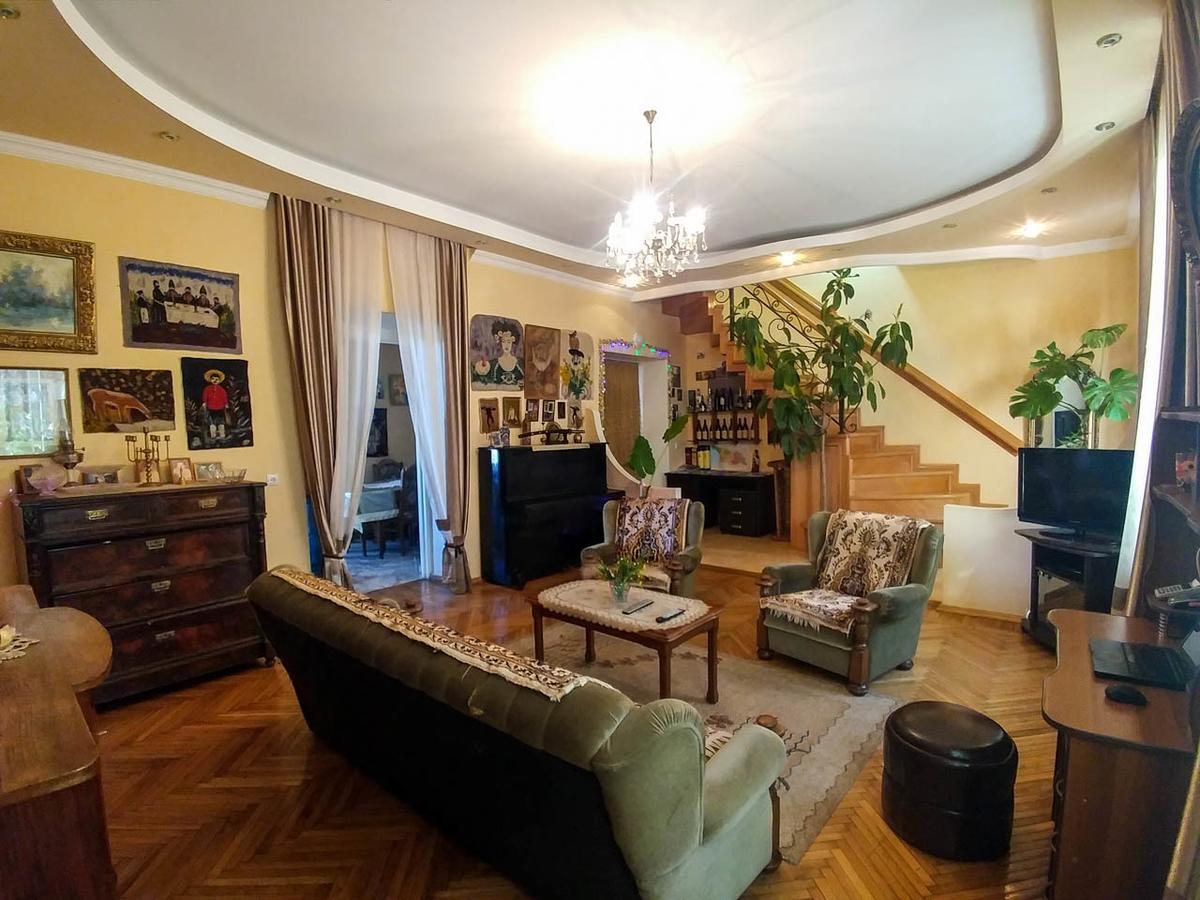 Family Hotel Parajanov Tbilisi ภายนอก รูปภาพ