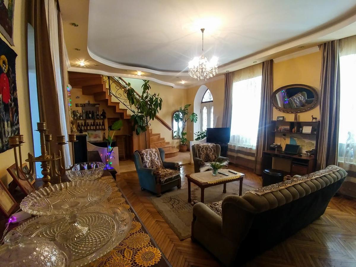 Family Hotel Parajanov Tbilisi ภายนอก รูปภาพ