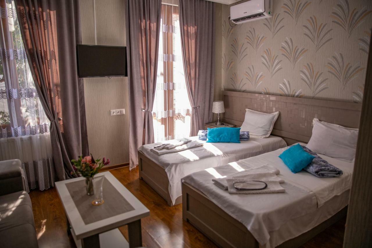 Family Hotel Parajanov Tbilisi ภายนอก รูปภาพ