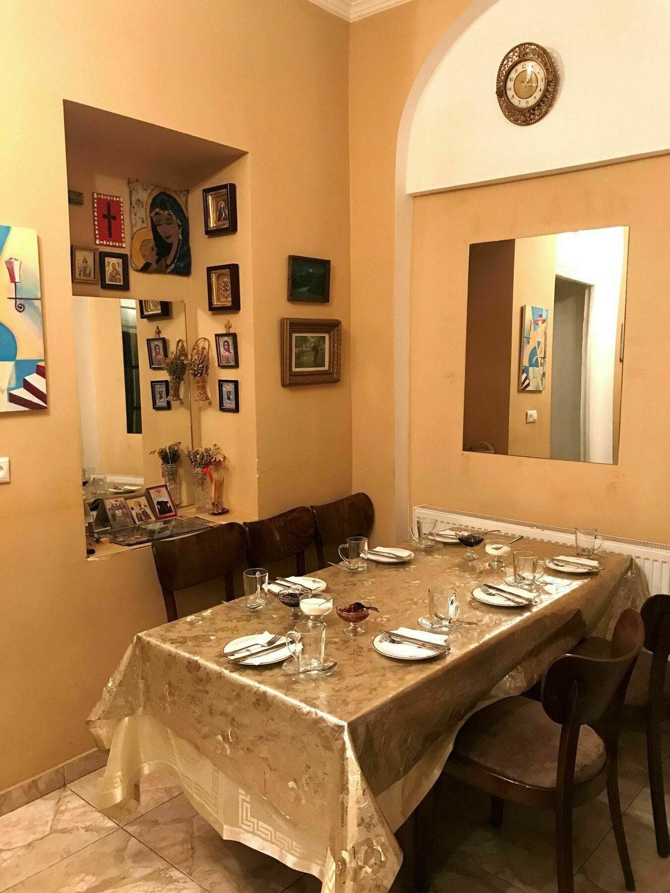 Family Hotel Parajanov Tbilisi ภายนอก รูปภาพ